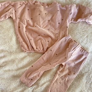 Rylee + Cru peach/pink/tan star crew pullover + matching legging. 12-18 month.